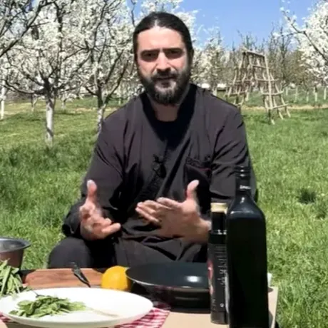 Cum se prepară salata de păpădie ca la mănăstire! E un leac naturist pentru a elimina toxinele din corp. VIDEO