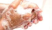 Tot mai multe dovezi arată că săpunul antibacterian face mai mult rău decât bine