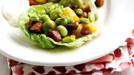 Salată de fasole verde cu măsline şi Chorizo