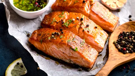 Greșeli grave pe care le faci când gătești somon