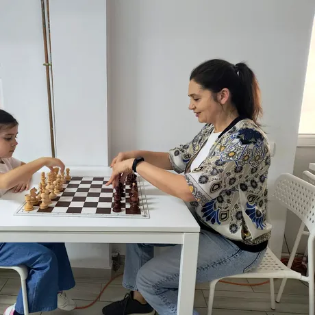 Șahul în viața celor mici. Interviu cu Marea Maestră Mihaela Sandu despre beneficiile șahului asupra copiilor