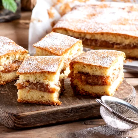 Prăjitură cu mere și nuci. Rețeta pentru un desert perfect pentru post