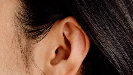 Durerea de urechi, un nou simptom COVID-19?