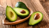 La ce trebuie să te uiți înainte să cumperi avocado, ca să nu-l mai arunci când ajungi acasă