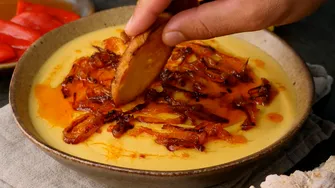 Rețetă de fasole bătută. Cum o prepari ca să iasă fină și cremoasă! Ai nevoie de un singur ingredient