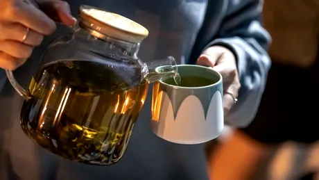 Băutura care calmează tusea, ajută la digestie și la reglarea zahărului din sânge