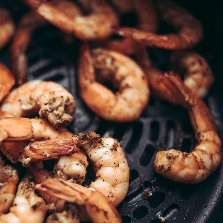Reţetă de creveţi pane. Ies crocanți și delicioși, mai buni ca la restaurant