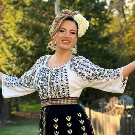 Cântăreață de muzică populară, suspectă de furt într-un hipermarket din Târgu-Jiu. Ce ar fi sustras solista / VIDEO