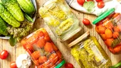 Secretul zarzavatului perfect pentru iarnă. Trucul gospodinelor care previne „floarea” din borcane