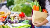 Atenție mare la ce cumpărați de la piață! Topul fructelor și legumelor care conţin cele mai multe pesticide