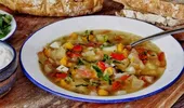 Pepenele nu este doar desert. Ciorba răcoritoare pe care puțini români au încercat-o, dar care este perfectă pentru vară