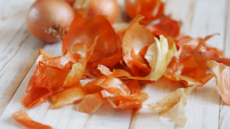 De ce nu ar trebui să arunci cojile de ceapă – beneficii surprinzătoare pentru sănătate