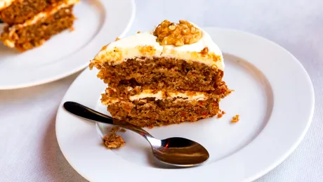 Prăjitură de post cu morcovi și nuci. Desert simplu și delicios pentru perioada Paștelui