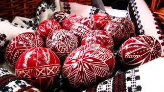 Tradiții, obiceiuri și semnificații de Paște. Cum pot fi vopsite ouăle natural, așa cum o făceau bunicii noștri?