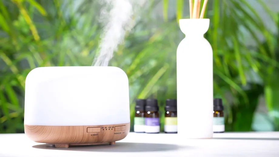 Secretul unui aer curat acasă! Uleiul esențial cu efect triplu