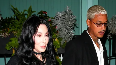 Cher, la braț cu noul iubit. Cum arată tânărul, mai mic cu 41 de ani