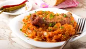 Varză cu afumătură în stil unguresc. Ce pun gospodinele pentru un preparat mai delicios