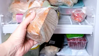 Greșeala pe care mulți o fac în bucătărie. Alimentele pe care nu ar trebui să le ții în frigider dacă vrei să-și păstreze gustul și prospețimea