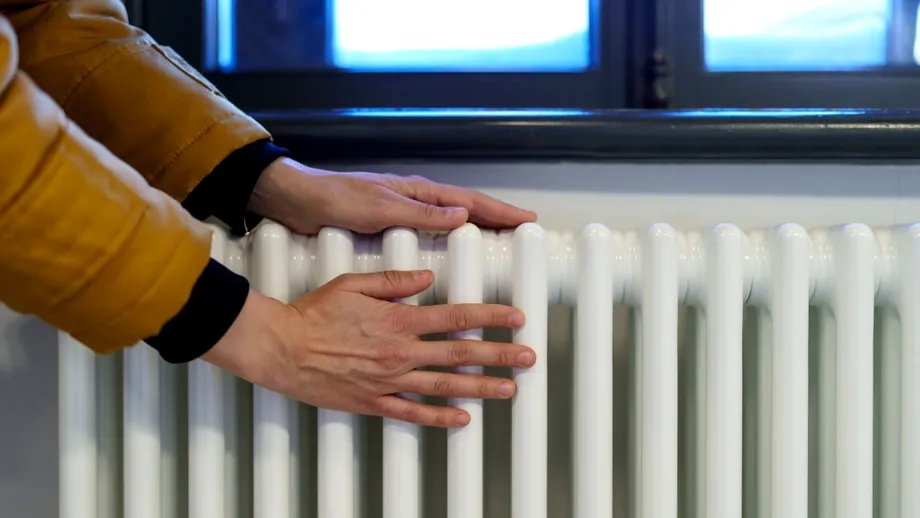 De ce unele calorifere se încălzesc doar pe jumătate? Așa rezolvi problema fără să apelezi la un instalator