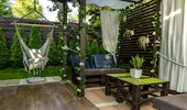 Soluția naturală din două ingrediente care îți curăță rapid terasa! E impecabilă în doar 20 de minute