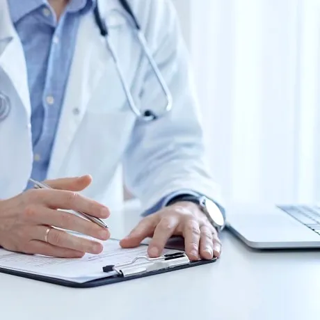 Acuzații de malpraxis la spitalul din Sinaia! O femeie de 34 de ani a murit după o operație banală. Familia ei dă vina pe doctor