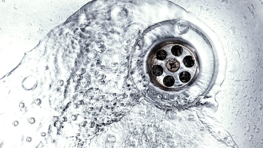 Cum să scapi de mirosul neplăcut de la chiuveta din bucătărie. Unde se ascunde, de fapt, o cantitate uriașă de mizerie