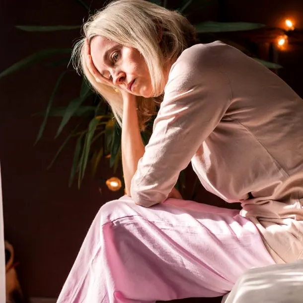 Simptomul aparent banal care nu este deloc normal. Poate anunța probleme cu tiroida