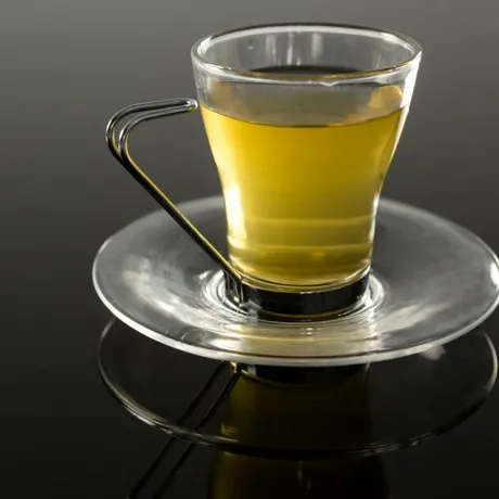 Amestecă această pudră naturală cu apă fierbinte și obții o soluție naturală pentru slăbit! Are la bază trei condimente