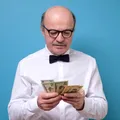 Cine va încasa a 13-a pensie! Când o primesc pensionarii din România și cine este eligibil
