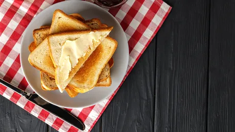 TOP 5 alimente pe care să le EVIȚI la micul dejun
