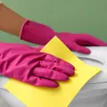 5 lucruri pe care nu ar trebui să le folosești niciodată când cureți toaleta. Pot distruge vasul și instalația sanitară