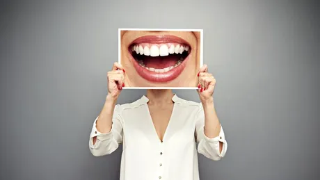 Cariile dentare: etapele de dezvoltare şi riscurile amânării vizitei la stomatolog