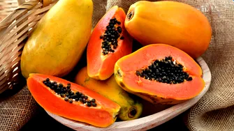 Beneficii mai puțin cunoscute ale semințelor de papaya! Fructul exotic ascunde o comoară nutritivă