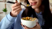 Vârfurile glicemice duc la rezistență la insulină: de ce cerealele dulci cu lapte și suc de portocale nu sunt alegerea ideală la micul dejun / VIDEO