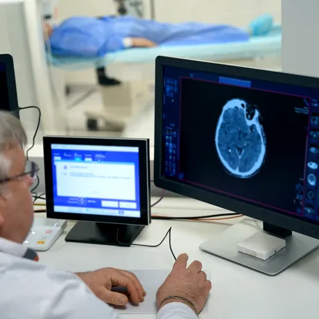 Nu mânca niciodată acest aliment dacă observi acest detaliu! Un neurolog spune că poate ascunde o toxină extrem de periculoasă