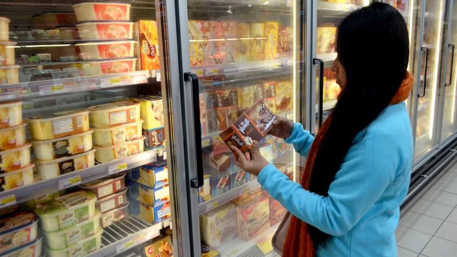 Ce conține înghețata din comerț: mult zahăr, multe grăsimi și până la 16 E-uri