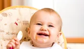 AVERTISMENT OMS: Mâncarea pentru bebeluşi conţine un nivel prea ridicat de zahăr!