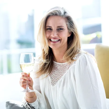 Ce se întâmplă cu adevărat cu inima ta atunci când bei un pahar de vin