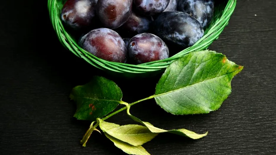 Prunele, miracole pentru sănătate! Află de ce e bine să le consumi!