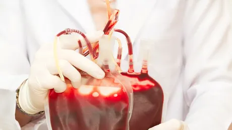 Transfuziile cu sânge de la persoane vindecate de COVID-19, un tratament promiţător pentru cei cu forme severe