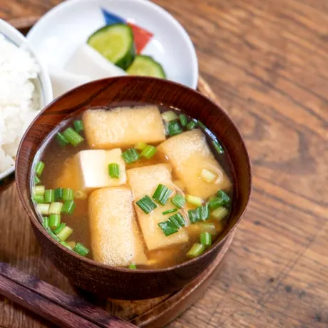 Dieta Okinawa, secretul longevității japoneze. Ce să mănânci să trăiești până la 100 de ani