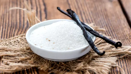 Diferența URIAȘĂ dintre zahărul vanilat și zahărul vanilinat. Puțini știu detaliul acesta!