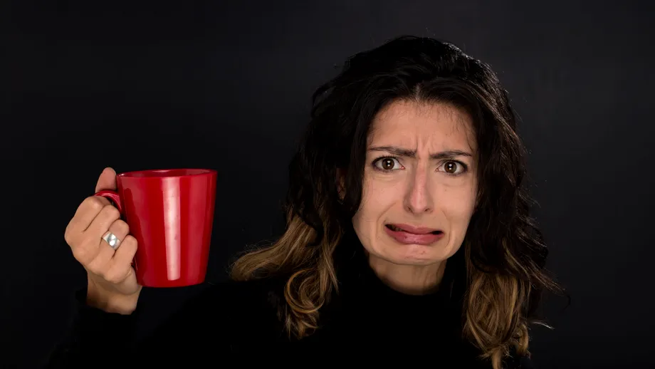 Câte ore își menține prospețimea cafeaua preparată. Ce se întâmplă când cafeaua stă prea mult timp expusă la aer