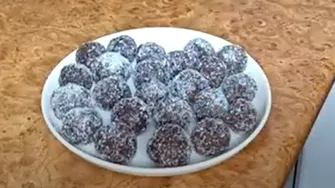 Biluțe de biscuiți cu nucă de cocos, fără coacere! Sunt potrivite în post