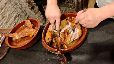 La ce temperatură se face friptura de miel pentru a obține o carne fragedă și suculentă