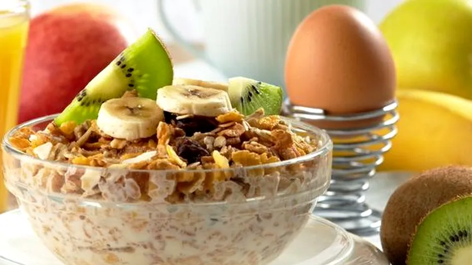Ce mănâncă oamenii sănătoşi dimineaţa
