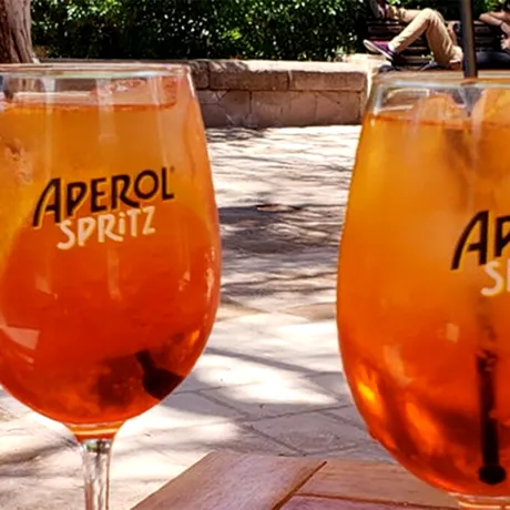 Avertisment șocant pentru consumatori: „Nu beți Aperol! Conține E124, care este cancerigen”