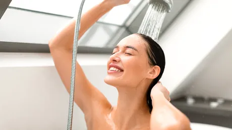 Când este cel mai indicat să faci duș, dimineața sau seara? Explicația nebănuită a specialiștilor