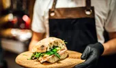 Alimentul pe care ar trebui să-l consumi mai rar pentru a reduce riscul de hipertensiune. Avertismentul nutriționiștilor 
