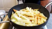 Cum fac chinezii cartofi prăjiți. Rețetă de cartofi-pai chinezești